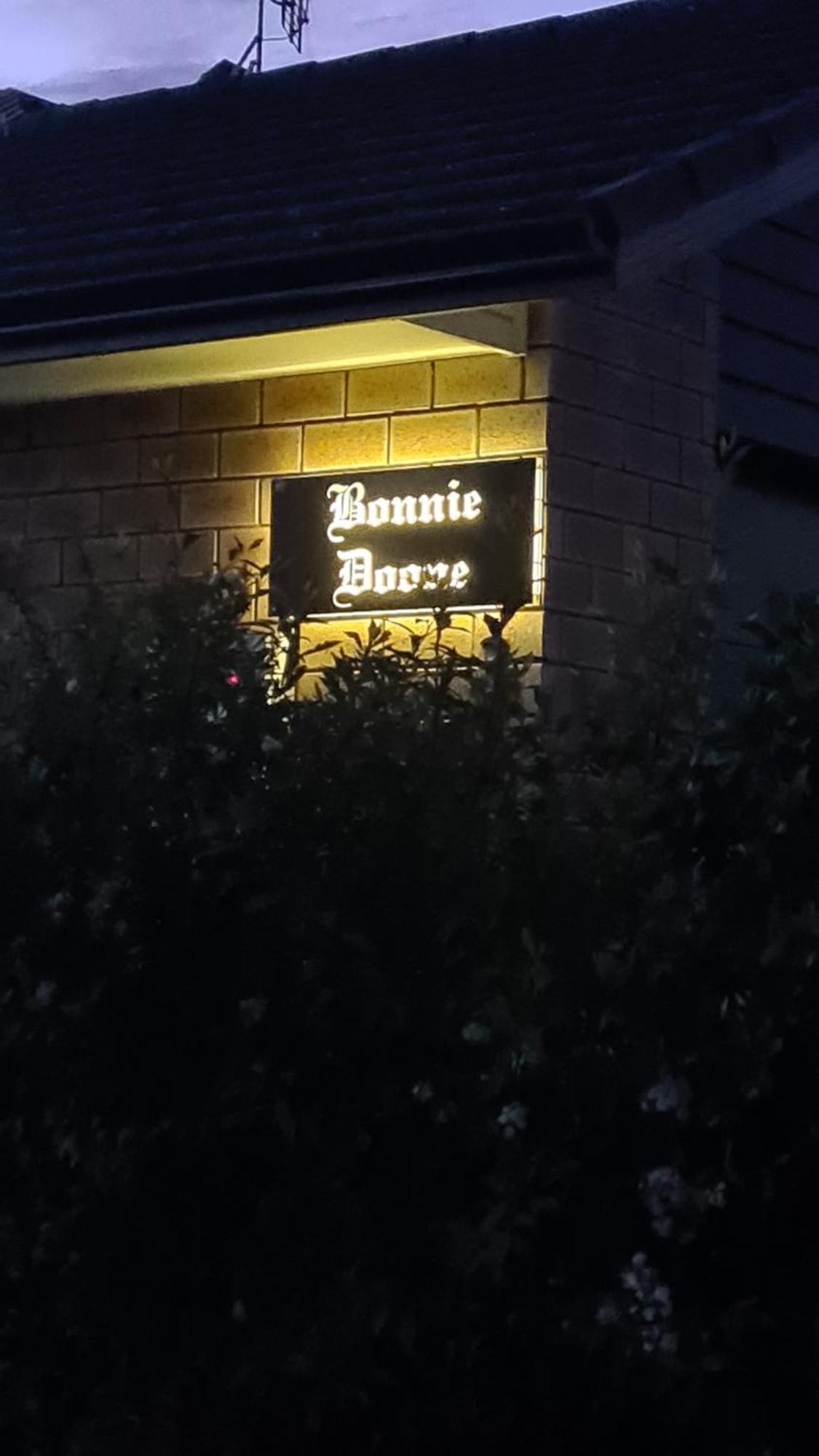 Hotel Bonnie Doone Te Awamutu Exterior foto